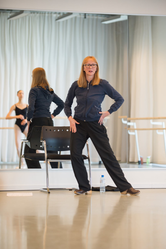 Steffi Scherzer mit ihren Schülern beim Training in der Tanz Akademie Zürich. Foto: Mike Flam 